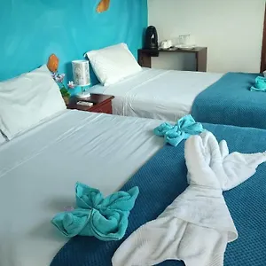 3* מלון Puerto Ayora Island